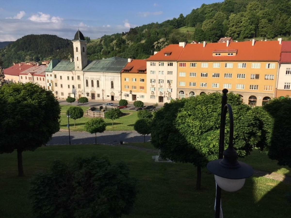 Apartman S Vyhladom Daire Kremnica Dış mekan fotoğraf